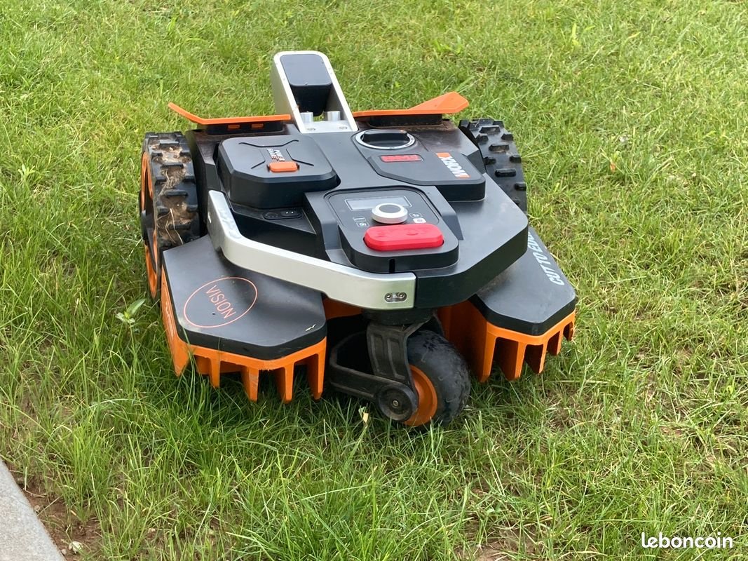 découvrez landroid vision, la tondeuse autonome intelligente qui facilite l'entretien de votre jardin. profitez d'une pelouse parfaitement tondue sans effort grâce à sa technologie avancée.