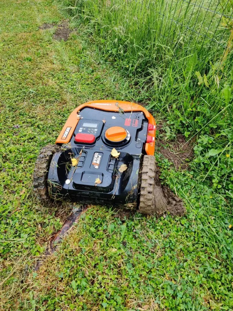 découvrez le test complet du robot tondeuse landroid wr155e avec connectivité wi-fi, idéal pour les grandes surfaces. performances et fonctionnalités détaillées pour un jardin parfaitement entretenu.