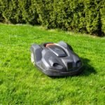 découvrez la tondeuse robotisée, l'outil autonome qui entretient votre pelouse avec efficacité et silence.